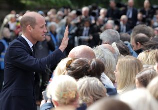 Πρίγκιπας Ουίλιαμ: «Του ξύπνησε αναμνήσεις» από τον θάνατο της μητέρας του το να βαδίζει πίσω από το φέρετρο της γιαγιάς του