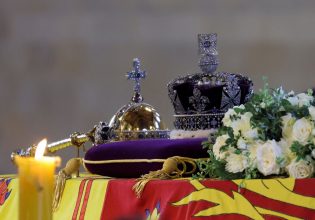 Βασίλισσα Ελισάβετ: Γιατί δεν αφήνουν τους Κινέζους να δουν το φέρετρο