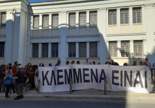 Διαμαρτυρία αρχαιολόγων – πολιτική αντιπαράθεση στη Βουλή για τη συμφωνία επιστροφής αρχαιοτήτων
