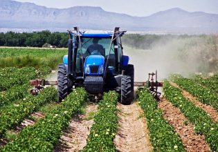 Αγροτική φορολογία: Στο ΦΕΚ η μείωση φόρου κατά 50% για συνεταιρισμένους αγρότες