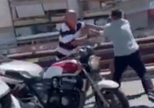 Αχιλλέας Μπέος: Τραμπούκικη επίθεση σε μοτοσικλετιστή – Τον χτυπάει και τον βρίζει στη μέση του δρόμου