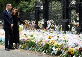 Βασίλισσα Ελισάβετ; Με αεροπλάνα στέλνουν οι ανθοπώλες λουλούδια για την κηδεία της