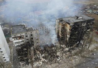 Ουκρανία: Σύμβουλος του Ζελένσκι προειδοποιεί τους κατοίκους της Κριμαίας να ετοιμάσουν καταφύγια για βομβαρδισμούς