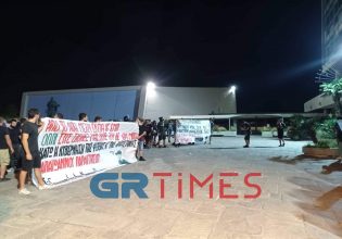 ΑΠΘ: Μαζική κινητοποίηση φοιτητών τη νύχτα – Αποχώρησε η πανεπιστημιακή αστυνομία