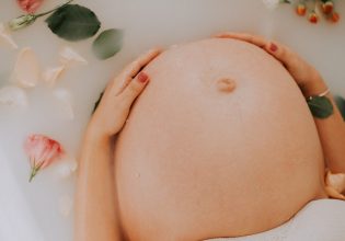 Παρένθετη μητρότητα: Το νομοθετικό πλαίσιο και η υπόθεση του μωρού «Μ»