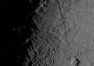 Η NASA στην Ευρώπη: Κοντινό πέρασμα από φεγγάρι του Δία που κρύβει υπόγειο ωκεανό