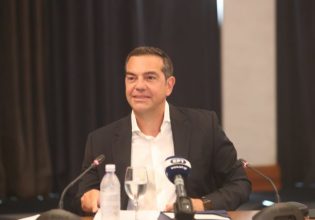 Τσίπρας: Χρειαζόμαστε ασπίδα προστασίας για νοικοκυριά και επιχειρήσεις