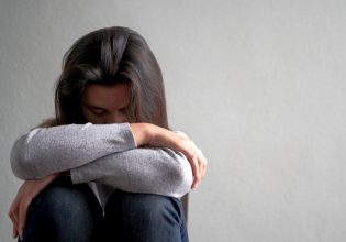 Long Covid και αυτοκτονία: Επιστήμονες προειδοποιούν για σιωπηλή κρίση