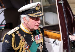 Βρετανία: Ο βασιλιάς Κάρολος δεν θέλει να ζήσει στο παλάτι του Μπάκιγχαμ