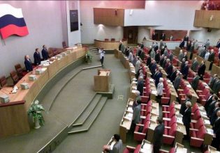 Ρωσία: Το κοινοβούλιο ψήφισε νόμο που απαγορεύει την «προπαγάνδα υπέρ των ΛΟΑΤΚΙ+» και μεταξύ ενηλίκων