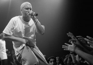 Πώς ο Eminem ξεπέρασε το τραγικό παρελθόν του και άλλαξε τη ζωή του – «Η νορμάλ ζωή είναι βαρετή»