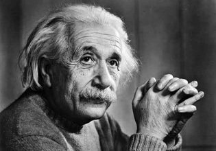 E=mc2: Σπάνιο βίντεο του Αϊνστάιν να εξηγεί τη διασημότερη εξίσωση της επιστήμης