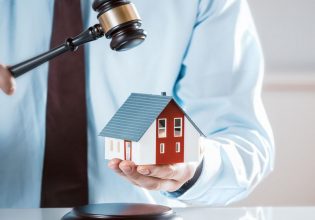 Πλειστηριασμοί: Τι πρέπει να κάνει ο δανειολήπτης για να μη χάσει το σπίτι του
