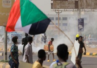 Σουδάν: Οι δυνάμεις ασφαλείας σκότωσαν διαδηλωτή δύο μέρες πριν την επέτειο του πραξικοπήματος