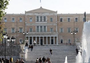 Έρευνα: Κατά της Ρωσίας η πλειονότητα των Ελλήνων, θέλουν όμως αλλαγή στάσης της ΕΕ – Τι λένε για ακρίβεια, υποκλοπές