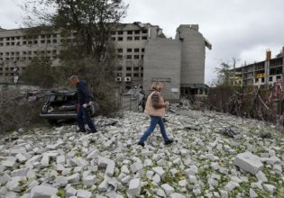 Πόλεμος στην Ουκρανία: Βομβαρδίστηκαν υποδομές καίριας σημασίας στην περιφέρεια του Κιέβου