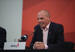 ΝΔ: Ο Βαρουφάκης θέλει συγκυβέρνηση με Τσίπρα για να ξαναπιάσουν το νήμα από το 2015 – Η απάντηση του ΜέΡΑ25