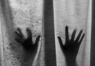 Πετράλωνα: Παιδιά καταγγέλλουν τους γονείς τους για σεξουαλική κακοποίηση – Είχαν κάνει μήνυση και το 2018