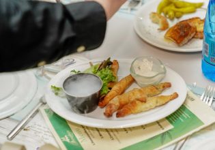 Θεσσαλονίκη: Εστιατόριο διοργανώνει βραδιά με… μπαφοπιτάκια και λουκουμάδες με μέλι κάνναβης