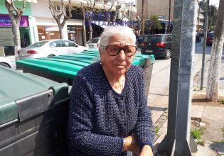 Θεσσαλονίκη: Αθωώθηκε η 93χρονη γιαγιά με τα τερλίκια – Την είχαν συλλάβει γιατί τα πουλούσε χωρίς άδεια