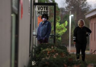 Πόλεμος στην Ουκρανία: Πώς οι αμερικανικές ενδιάμεσες εκλογές θα μπορούσαν να αλλάξουν τα πάντα