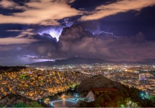 Κακοκαιρία «Eva»: Τα πρώτα προβλήματα στην Αττική από την ολονύχτια καταιγίδα