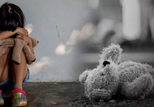 Παιδική κακοποίηση: Στην Ελλάδα 7.500 παιδιά το χρόνο, κάτω των 5 ετών, υποφέρουν από κάποια μορφή βίας
