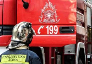 Θεσσαλονίκη: Απεγκλωβισμός ατόμου από φωτιά σε διαμέρισμα