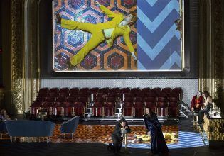 «Τα παραμύθια του Χόφμαν» σε σκηνοθεσία Κρύστοφ Βαρλικόφσκι στην Εθνική Λυρική Σκηνή