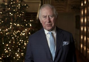 Βασιλιάς Κάρολος: Το πρώτο Χριστουγεννιάτικο μήνυμα ως μονάρχη