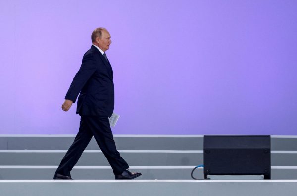 Πούτιν: «Έπεσε από τις σκάλες και - Επιδεινώνεται η υγεία του» - Νέες φήμες για τον ρώσο πρόεδρο