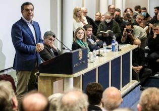 Αλέξης Τσίπρας: «Προοδευτική κυβέρνηση πριν η πατρίδα βρεθεί και πάλι με την πλάτη στον τοίχο»
