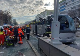 Ρουμανία: Τροχαίο με λεωφορείο με 47 Έλληνες – Ένας νεκρός και 22 τραυματίες [Εικόνες & βίντεο]