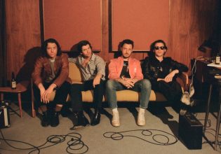 Arctic Monkeys: Έρχονται στην Αθήνα για ένα μοναδικό Live