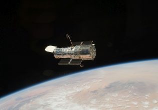 Hubble: Ελπίδες σωτηρίας του θρυλικού τηλεσκοπίου – Μπορεί η SpaceX να δώσει λύση;