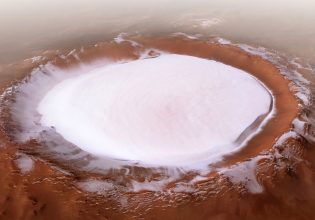Τετράγωνο χιόνι, πάγος χωρίς νερό: Ο χειμώνας στον Άρη είναι πραγματικά εξωγήινος