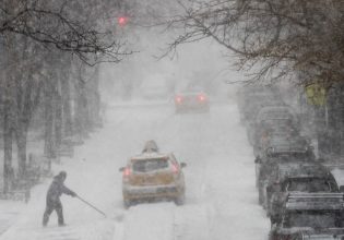 ΗΠΑ: Τουλάχιστον 17 θάνατοι, εξαιτίας της σφοδρής χιονοθύελλας – Εκατομμύρια Αμερικανοί στον πάγο, χωρίς ρεύμα