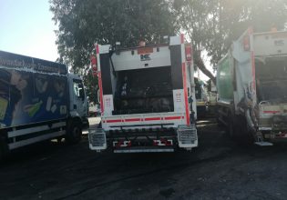 Θεσσαλονίκη: Αυτοκίνητο έπεσε πάνω σε απορριμματοφόρο – Τραυματίστηκε εργαζόμενη