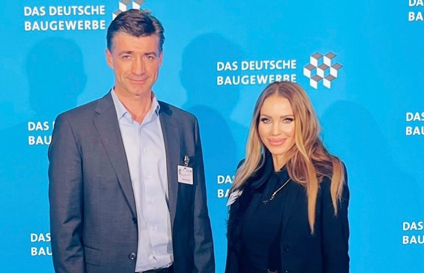 Γερμανία: Βουλευτής για να κάνει σχέση με πρώην πορνοστάρ παράτησε τη σύντροφο και τα παιδιά του