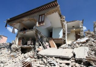 Ανησυχούν Λέκκας – Τσελέντης για το ρήγμα στις Αλκυονίδες: «Αν γίνει σεισμός θα είναι 6 με 6,5 Ρίχτερ»