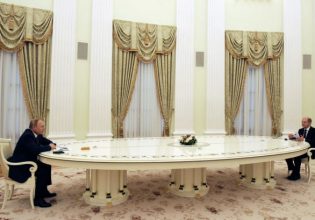 Όλαφ Σολτς: Το παρασκήνιο της «περίεργης» συνάντησης με τον Πούτιν πριν ξεκινήσει ο πόλεμος στην Ουκρανία