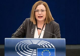 Μαρία Σπυράκη: Αναστέλλεται η ιδιότητα μέλους της ΝΔ – Φρένο στην υποψηφιότητά της