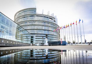 Qatar Gate: Νέα έφοδος των αρχών στο Ευρωπαϊκό Κοινοβούλιο στο Στρασβούργο