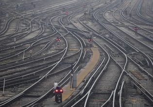 Βρετανία: Απεργία έχουν εξαγγείλει οι σιδηροδρομικοί από την παραμονή των Χριστουγέννων