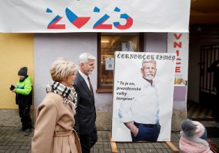 Τσεχία: Διεξάγεται ο δεύτερος γύρος των προεδρικών εκλογών – Ποιος είναι το φαβορί