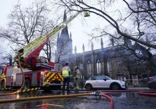 Βρετανία: Πυρκαγιά κατέστρεψε ιστορική εκκλησία στο Λονδίνο