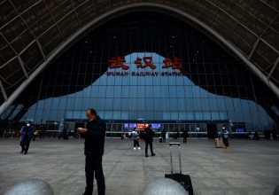 Κοροναϊός: Τεστ για ταξιδιώτες από Κίνα φέρνει το «τσουνάμι» κρουσμάτων