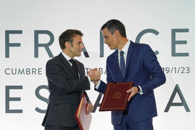 Γαλλία - Ισπανία: Μακρόν και Σάντσεθ υπέγραψαν «συνθήκη φιλίας και συνεργασίας»