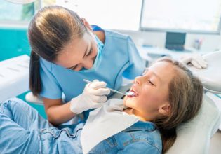 Dentist pass: Έρχονται δωρεάν οδοντιατρικές εξετάσεις για παιδιά