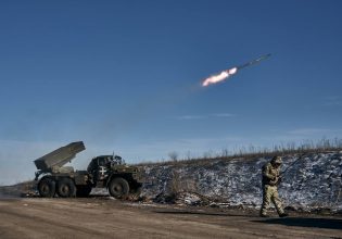 Ουκρανία: Η Φινλανδία ανακοίνωσε την αποστολή του μεγαλύτερου μέχρι σήμερα πακέτου στρατιωτικής βοήθειας προς το Κίεβο